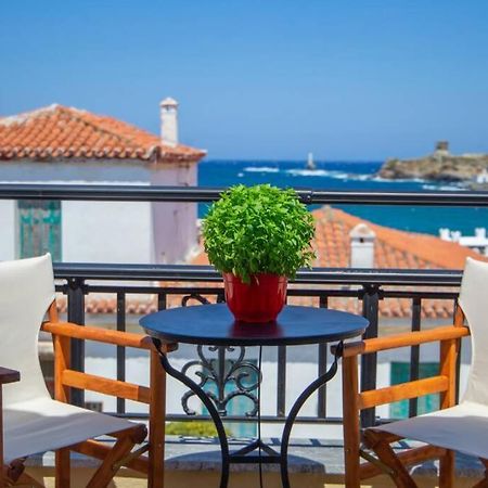 Seaview Stylish Flat In Andros - Walk To Beach Buitenkant foto