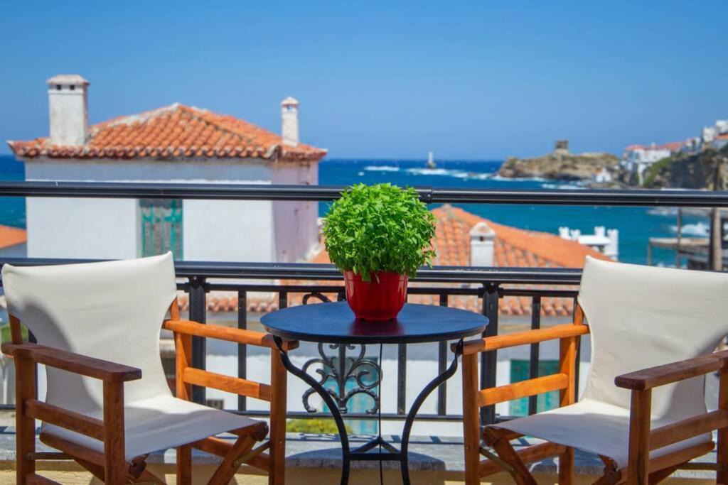 Seaview Stylish Flat In Andros - Walk To Beach Buitenkant foto