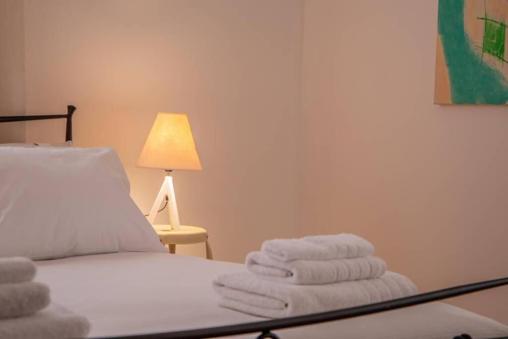 Seaview Stylish Flat In Andros - Walk To Beach Buitenkant foto