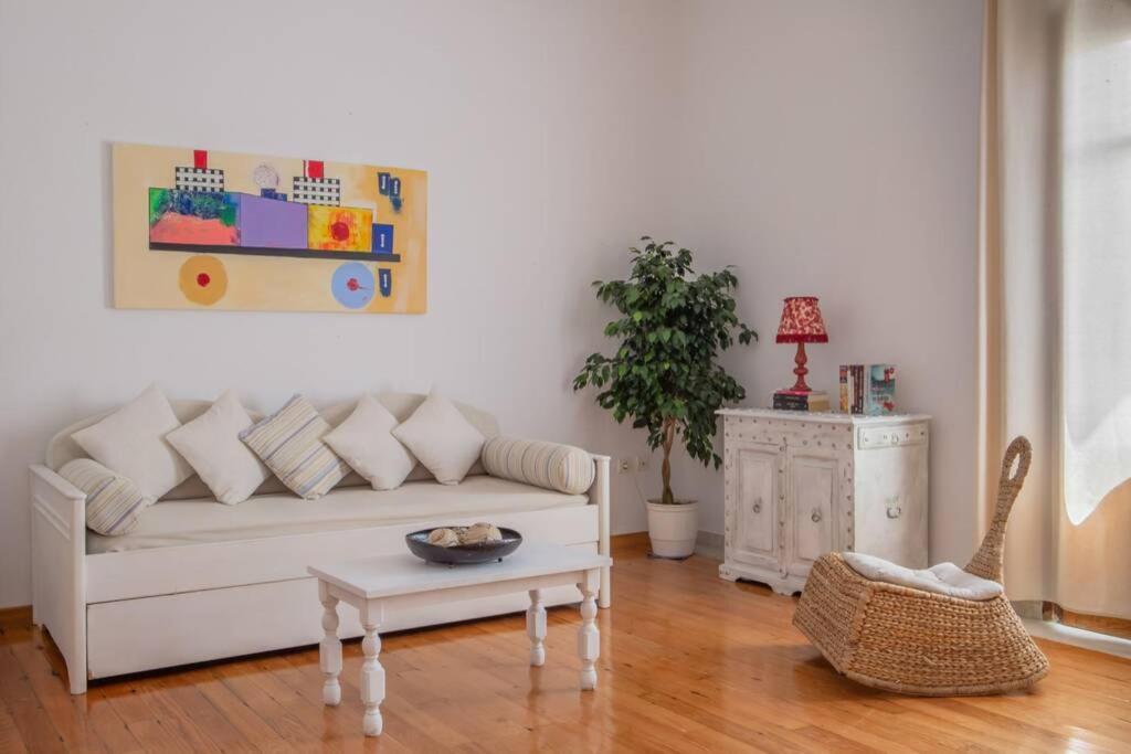 Seaview Stylish Flat In Andros - Walk To Beach Buitenkant foto
