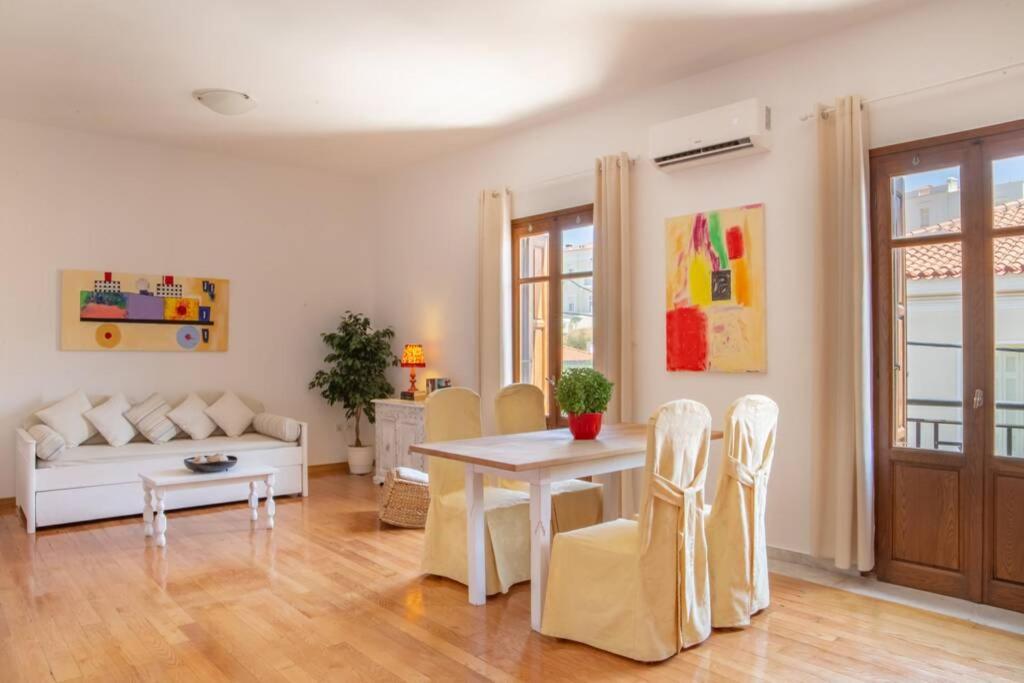Seaview Stylish Flat In Andros - Walk To Beach Buitenkant foto